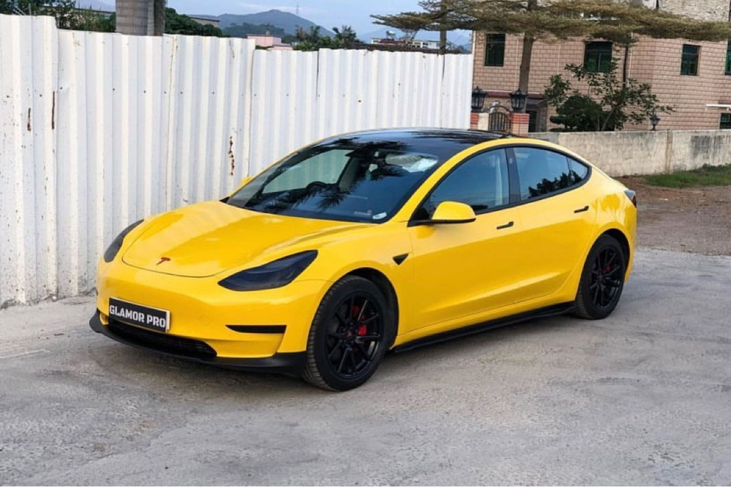 Hexis Daffodil Yellow Gloss Vinyl Wrap | HX20123B