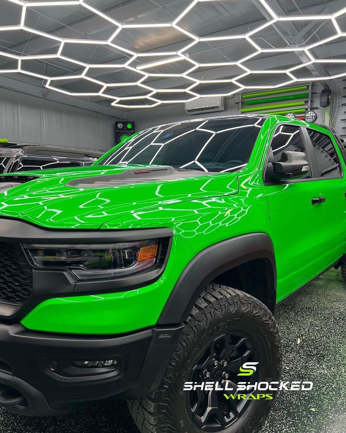 Hexis Drosera Green Gloss Vinyl Wrap | HX20V16B