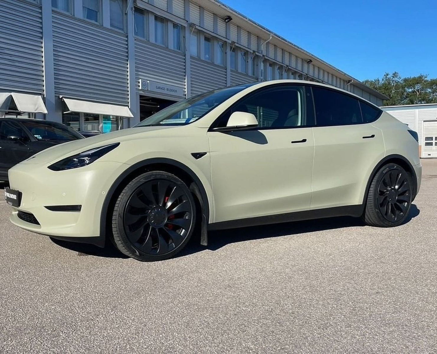 Hexis Adventure Green Matte Vinyl Wrap | HX20VAVM