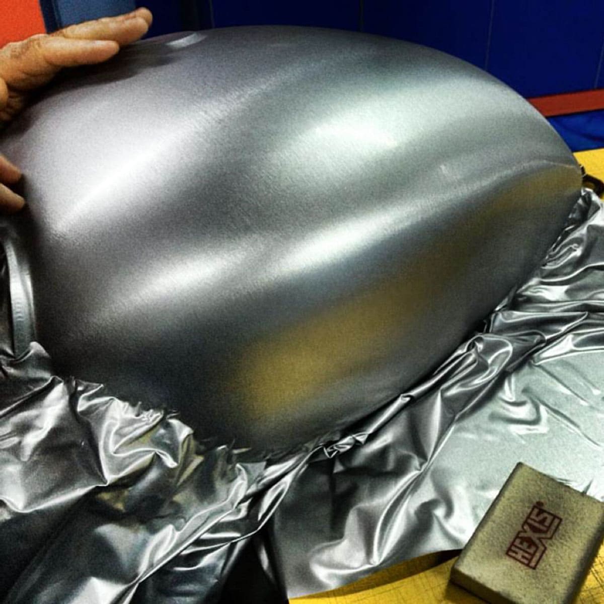 Hexis Brushed Aluminum Gloss Vinyl Wrap | HX30BASILB